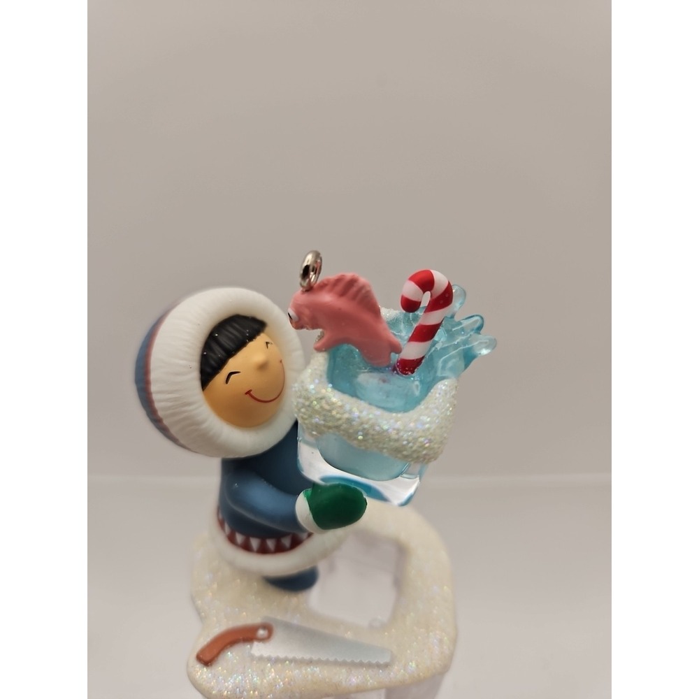 2015 Hallmark Frosty Friends Christmas Ornament  /  #36 In Series.  (422) - Picture 4 of 6